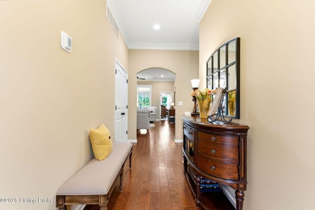 10005 Cedar Garden Dr, Louisville, KY 40291