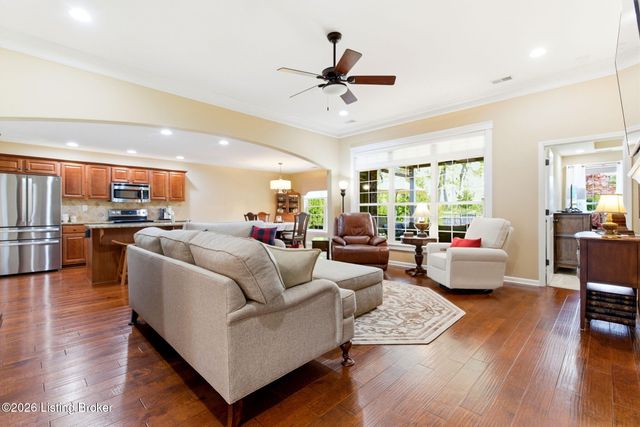 10005 Cedar Garden Dr, Louisville, KY 40291