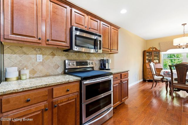 10005 Cedar Garden Dr, Louisville, KY 40291