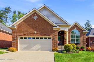 10005 Cedar Garden Dr, Louisville, KY 40291