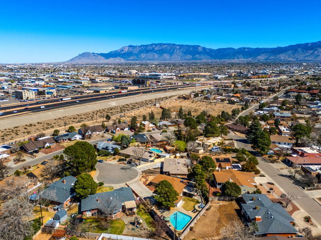 2524 Cutler Court NE, Albuquerque, NM 87106