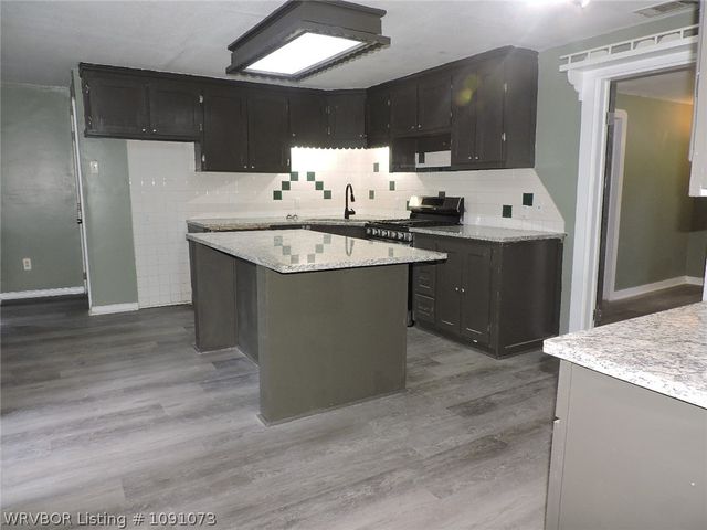 409 Drennen, Van Buren, AR 72956