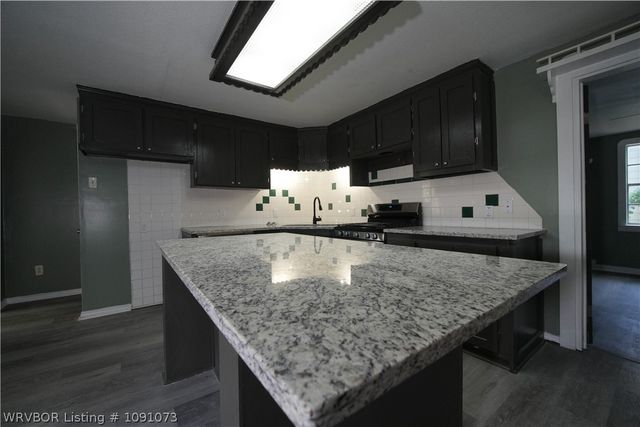 409 Drennen, Van Buren, AR 72956
