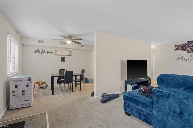 1525 Malibu PL, Newport News, VA 23608