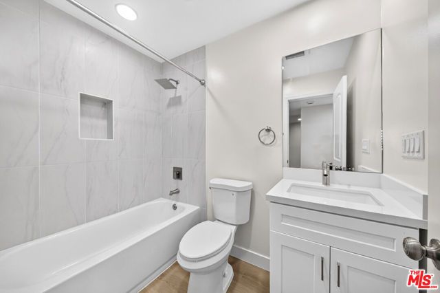 538 Glenwood Road 1, Glendale, CA 91202