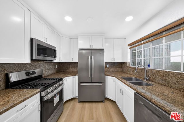 538 Glenwood Road 1, Glendale, CA 91202