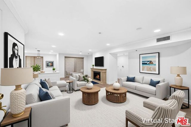 538 Glenwood Road 1, Glendale, CA 91202