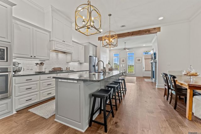 2196 Iberville Ave, Zachary, LA 70791