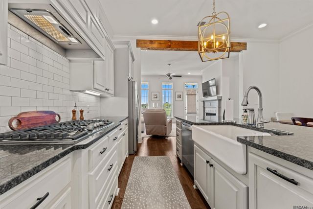 2196 Iberville Ave, Zachary, LA 70791