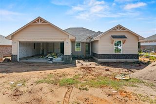 4661 Lincoln Landing, Harrah, OK 73045