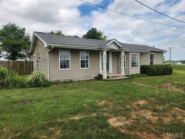 3021 Carlyle Avenue, Belleville, IL 62221