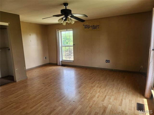 3021 Carlyle Avenue, Belleville, IL 62221