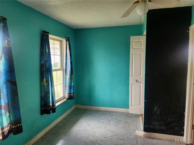 3021 Carlyle Avenue, Belleville, IL 62221