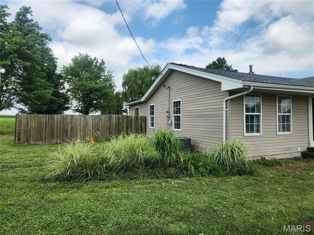 3021 Carlyle Avenue, Belleville, IL 62221