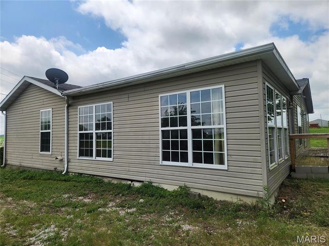 3021 Carlyle Avenue, Belleville, IL 62221