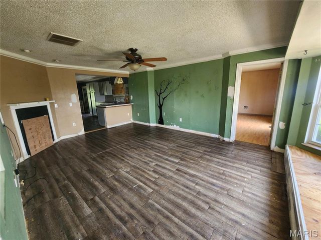 3021 Carlyle Avenue, Belleville, IL 62221
