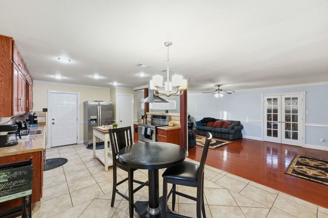 1809 James Street, Irving, TX 75061