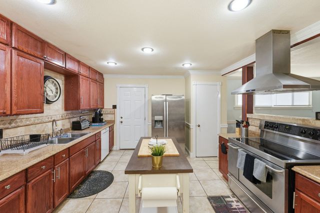 1809 James Street, Irving, TX 75061