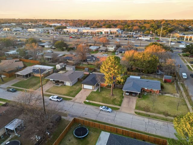 1809 James Street, Irving, TX 75061