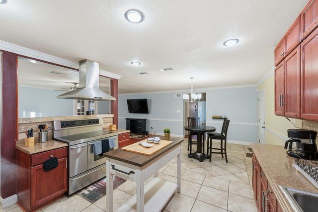 1809 James Street, Irving, TX 75061