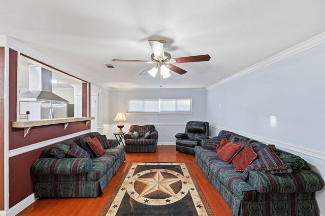 1809 James Street, Irving, TX 75061