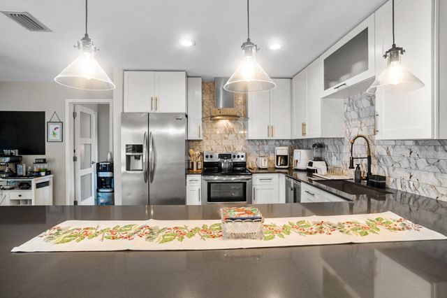 12301 NW 29th St, Sunrise, FL 33323