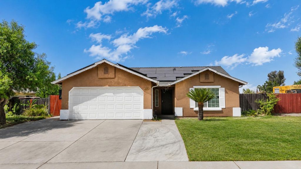 Image 1 of property listing at 3004 Northhill Street, Selma, CA 93662