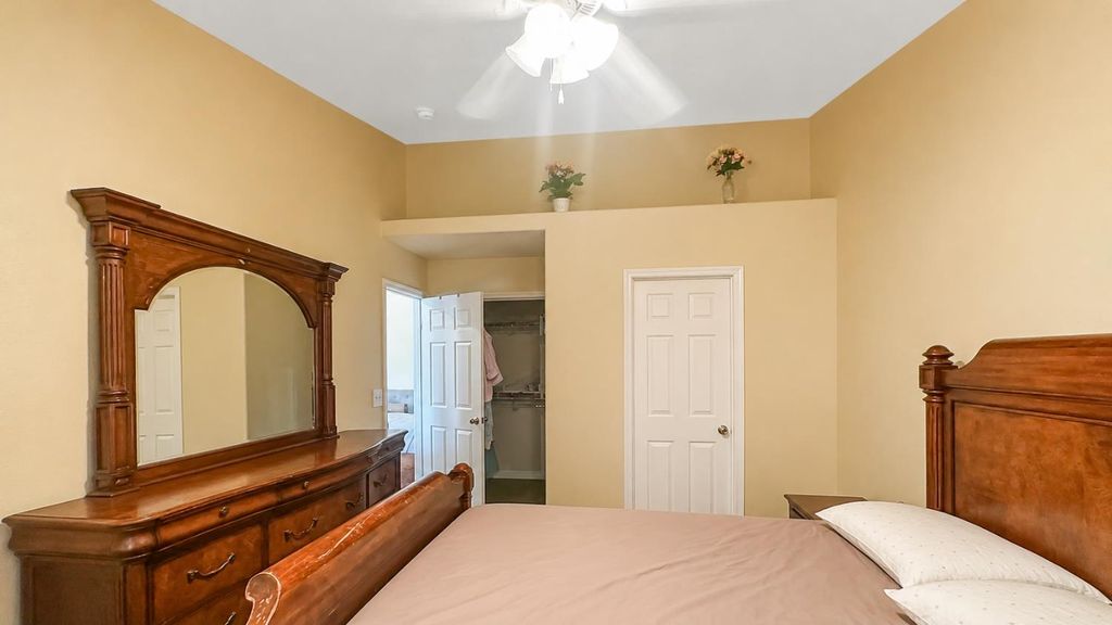Image 13 of property listing at 3004 Northhill Street, Selma, CA 93662