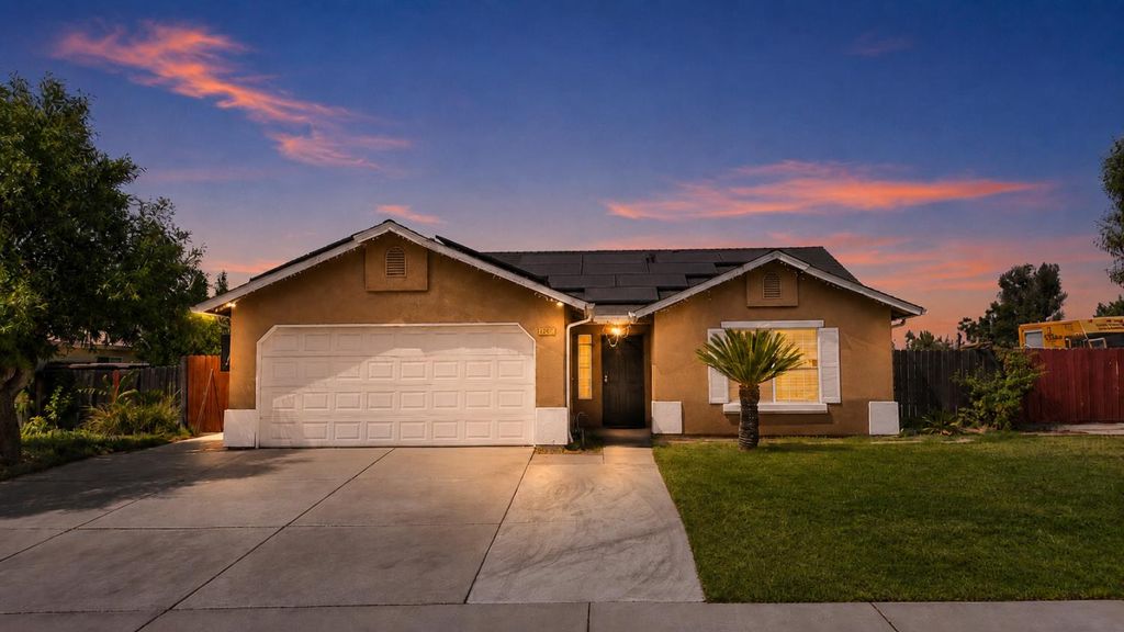Image 2 of property listing at 3004 Northhill Street, Selma, CA 93662