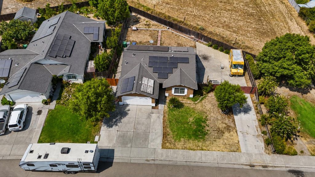 Image 21 of property listing at 3004 Northhill Street, Selma, CA 93662