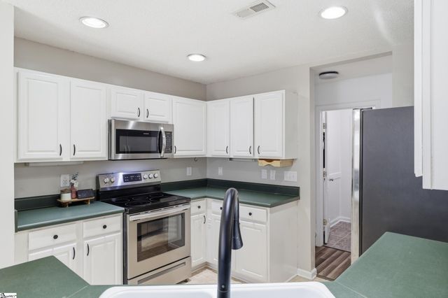 237 Kittiwake Lane, Boiling Springs, SC 29316