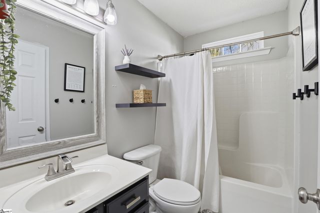 237 Kittiwake Lane, Boiling Springs, SC 29316