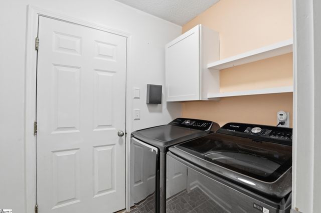 237 Kittiwake Lane, Boiling Springs, SC 29316