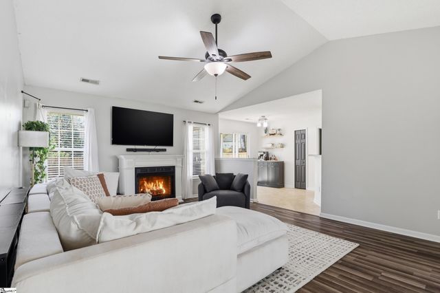 237 Kittiwake Lane, Boiling Springs, SC 29316