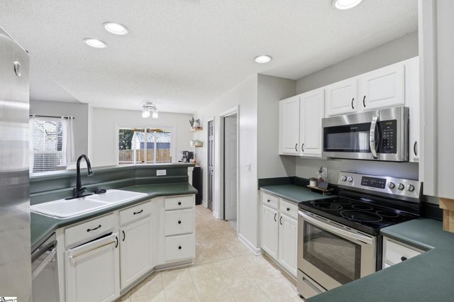 237 Kittiwake Lane, Boiling Springs, SC 29316