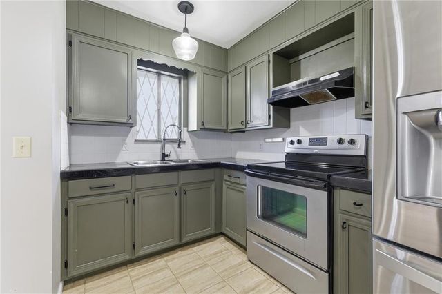 16515 E 35th Terrace, Independence, MO 64055