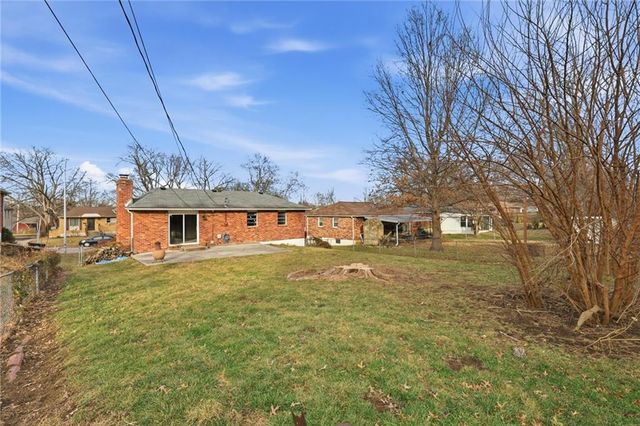 16515 E 35th Terrace, Independence, MO 64055