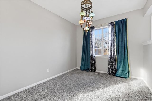 16515 E 35th Terrace, Independence, MO 64055