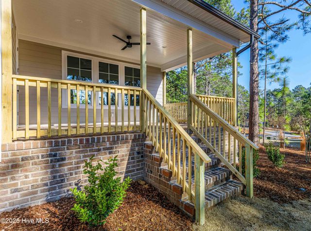106 Fox Den Drive, West End, NC 27376