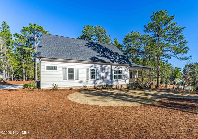 106 Fox Den Drive, West End, NC 27376