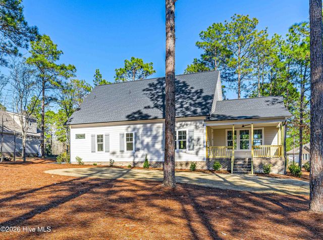 106 Fox Den Drive, West End, NC 27376