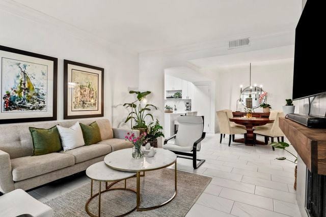 2100 Tanglewilde Street 141, Houston, TX 77063