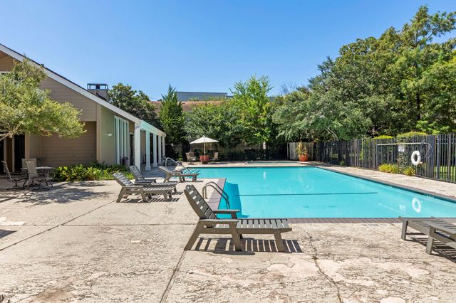 2100 Tanglewilde Street 141, Houston, TX 77063