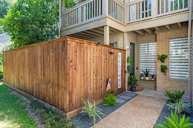 2100 Tanglewilde Street 141, Houston, TX 77063