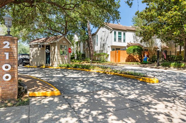 2100 Tanglewilde Street 141, Houston, TX 77063