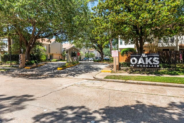 2100 Tanglewilde Street 141, Houston, TX 77063