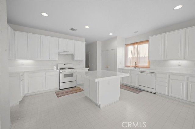 42118 Tropez, Lancaster, CA 93536