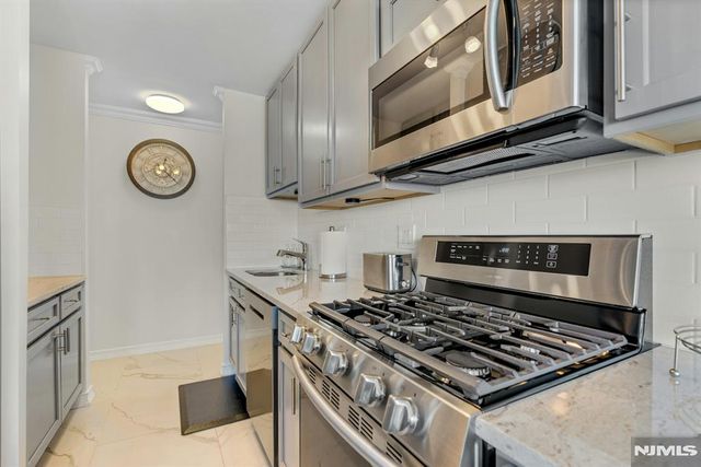 1203 River Road 8B, Edgewater, NJ 07020