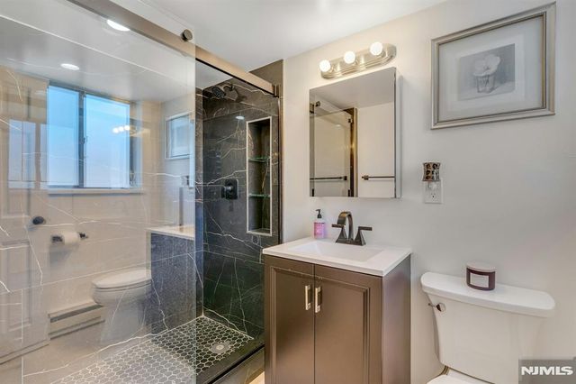 1203 River Road 8B, Edgewater, NJ 07020