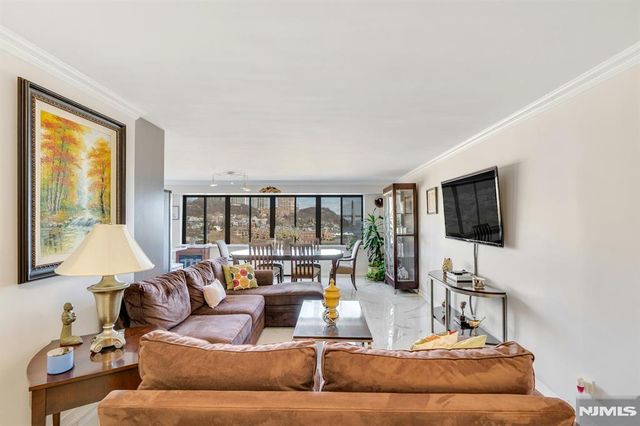 1203 River Road 8B, Edgewater, NJ 07020